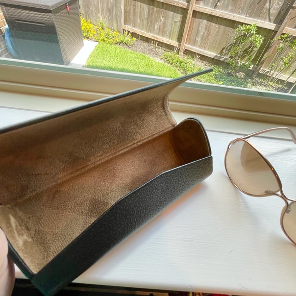 ❌SOLD❌ Authentic {Burberry} Sunglasses - Picture 11 of 12